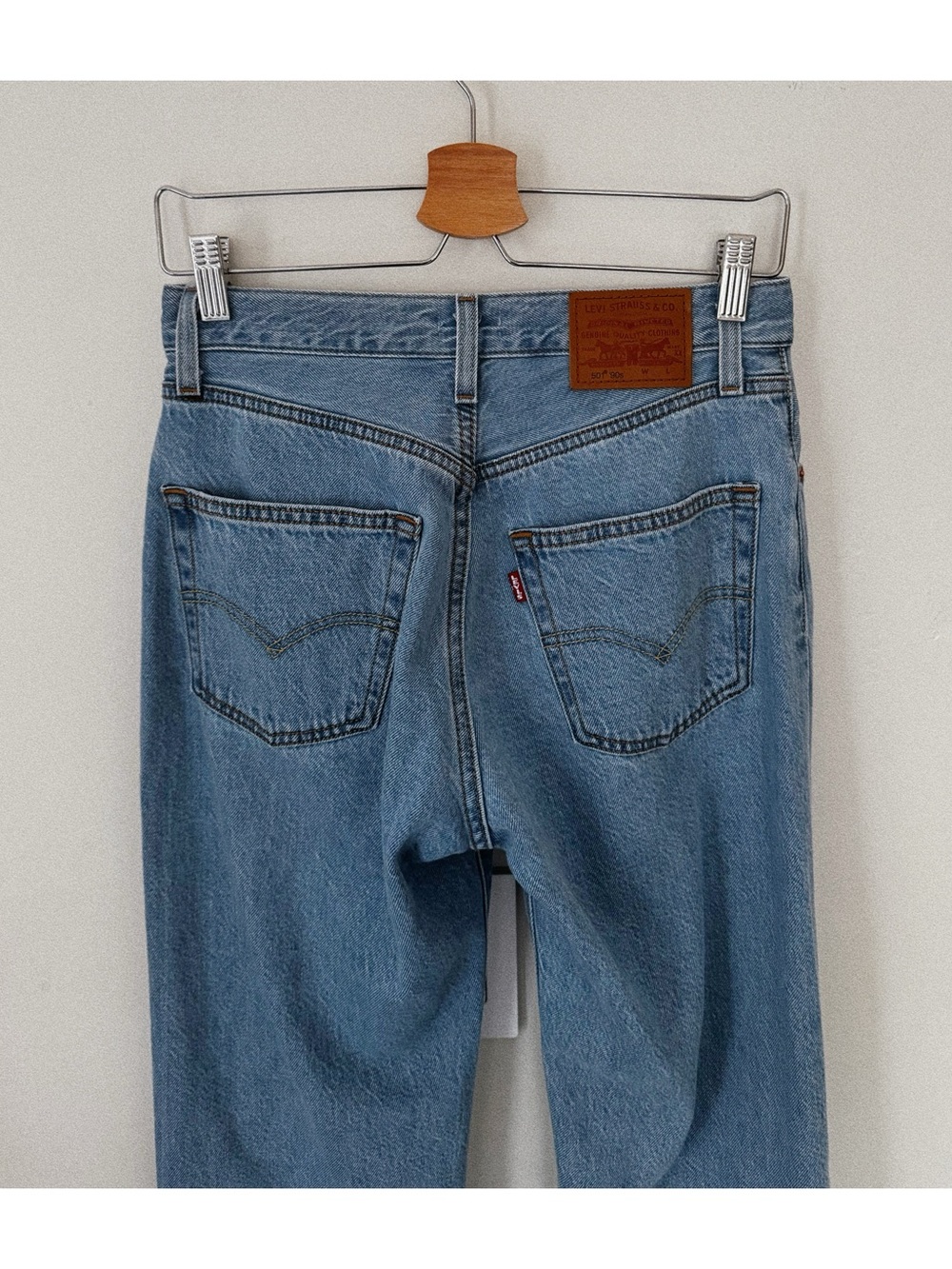 NWOT levi's 501 90s jeans - Picture 4 of 4